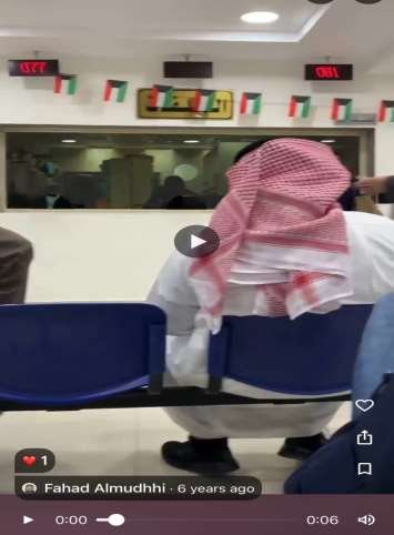 مراجعون بقسم الخدمة